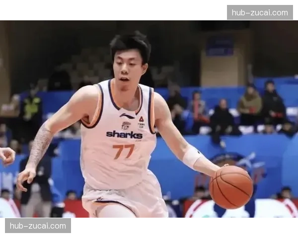 张镇麟侧翼防守能力提升，上海外线防守链条完整